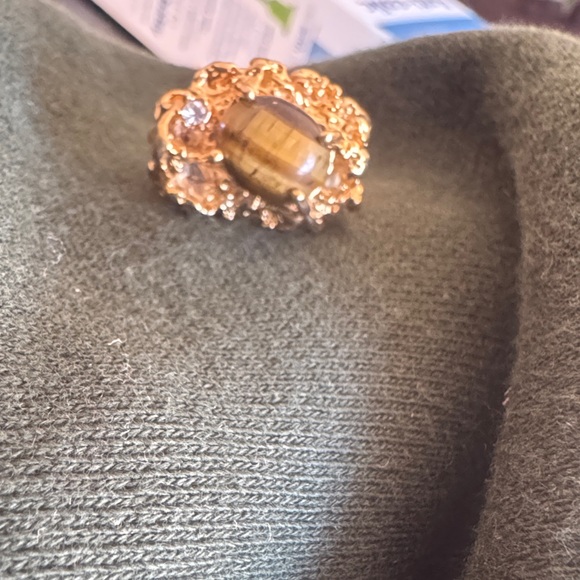 Elegant Gold and Brown Women's Ring tiger eye
